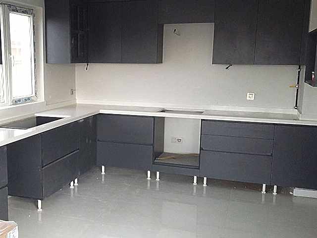 Barents Çimstone L Şeklinde Beyaz Mutfak Tezgahı